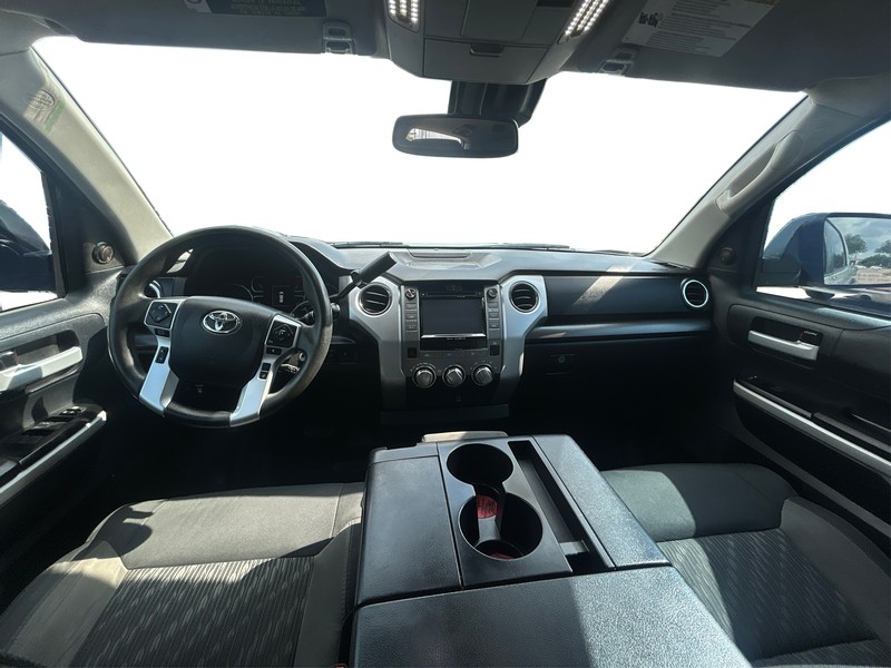 Toyota Tundra 2WD Vehicle Full-screen Gallery Image 16