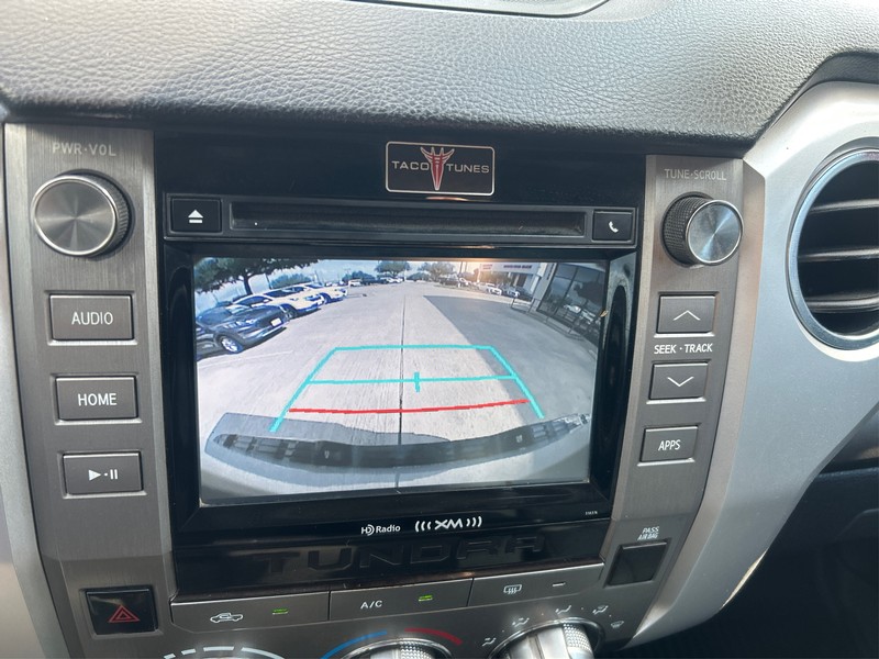 Toyota Tundra 2WD Vehicle Full-screen Gallery Image 17