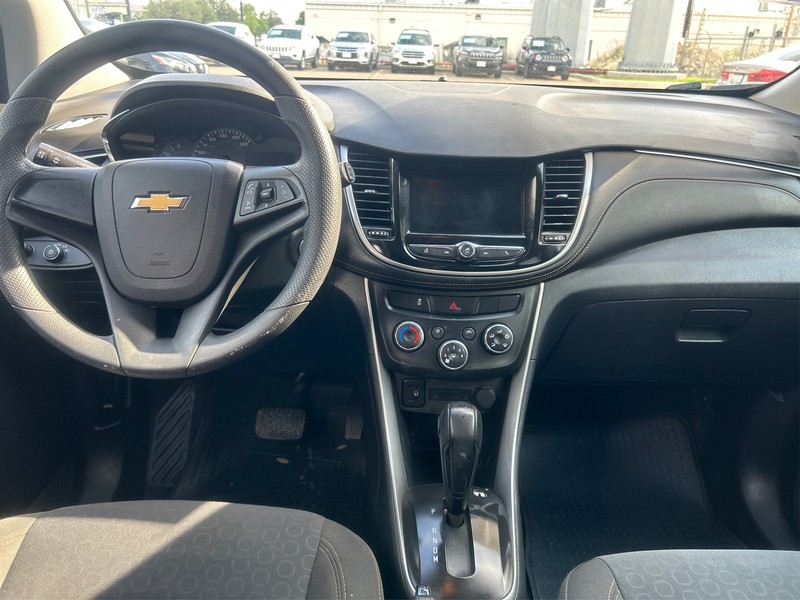 Chevrolet Trax Vehicle Full-screen Gallery Image 11