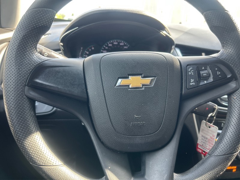 Chevrolet Trax Vehicle Full-screen Gallery Image 13