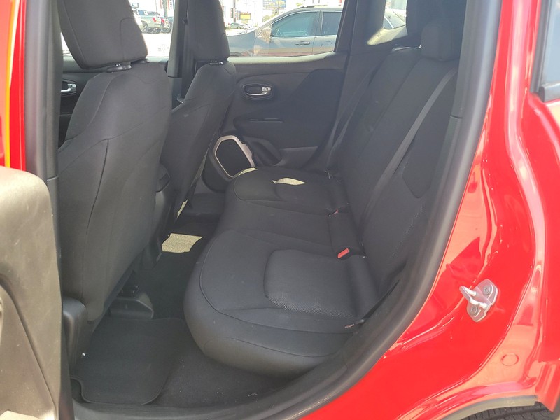 Jeep Renegade Vehicle Full-screen Gallery Image 10