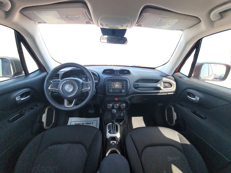 Jeep Renegade Vehicle Full-screen Gallery Image 15