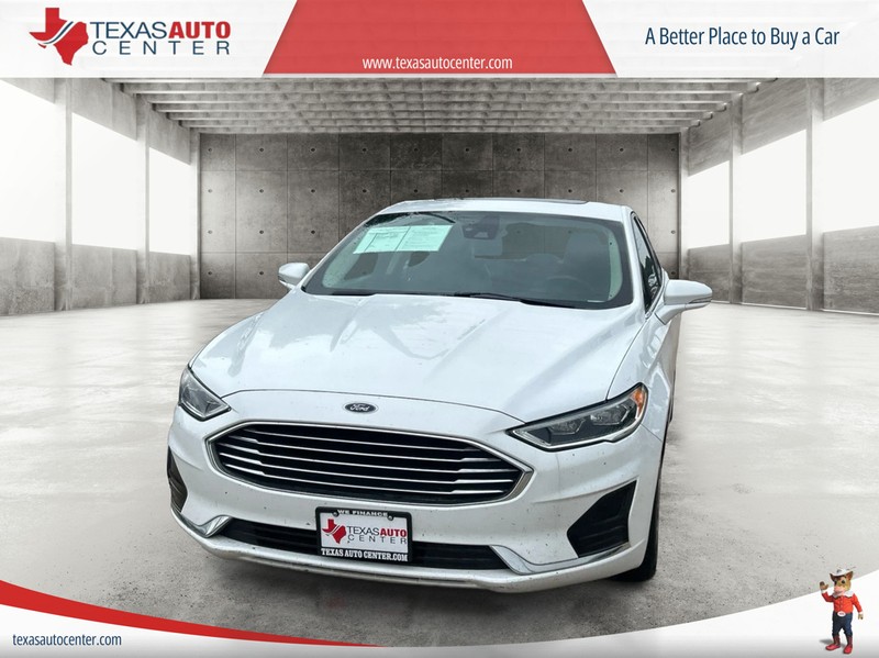 Ford Fusion Vehicle Full-screen Gallery Image 03