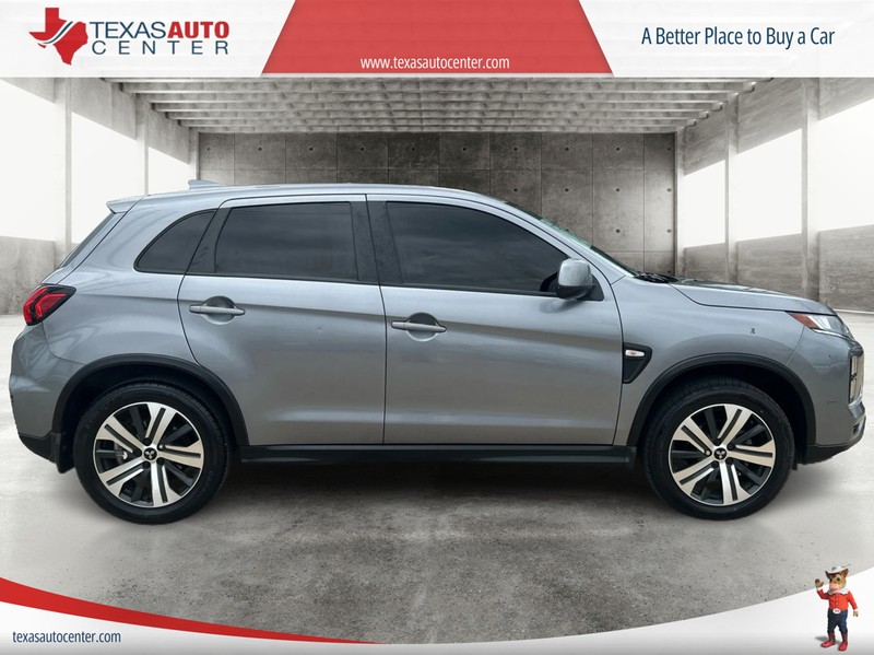 Mitsubishi Outlander Sport Vehicle Full-screen Gallery Image 04