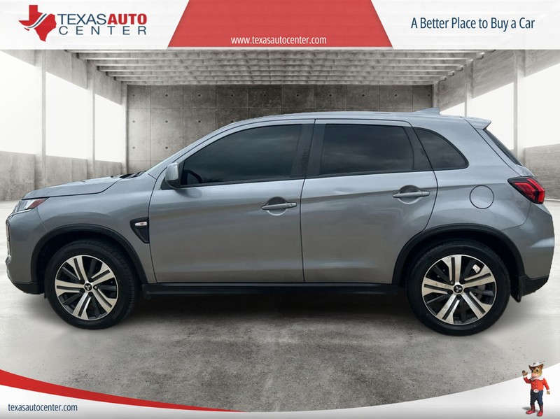 Mitsubishi Outlander Sport Vehicle Full-screen Gallery Image 05