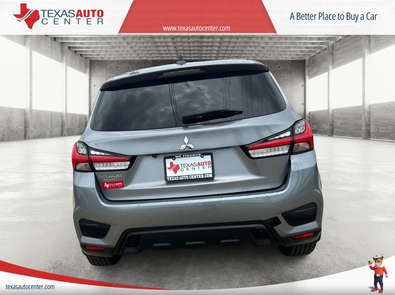 Mitsubishi Outlander Sport Vehicle Full-screen Gallery Image 06