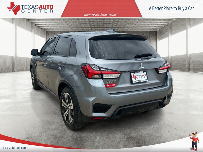 Mitsubishi Outlander Sport Vehicle Full-screen Gallery Image 08
