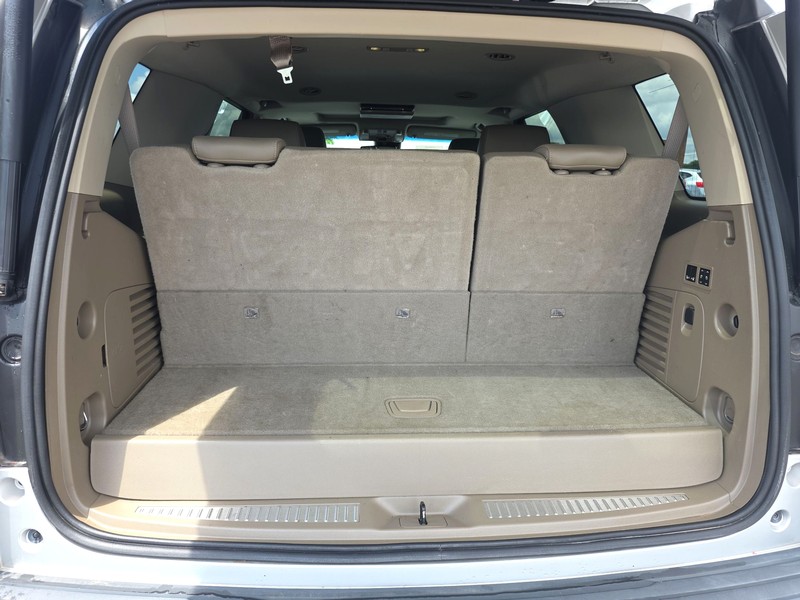 Chevrolet Tahoe Vehicle Full-screen Gallery Image 11
