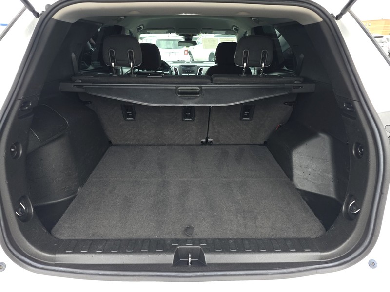 Chevrolet Equinox Vehicle Full-screen Gallery Image 11