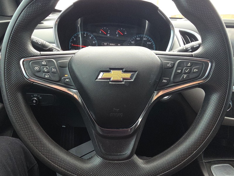 Chevrolet Equinox Vehicle Full-screen Gallery Image 14