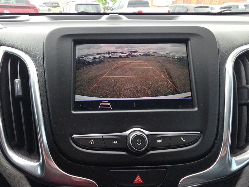 Chevrolet Equinox Vehicle Full-screen Gallery Image 17