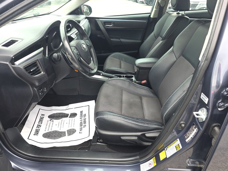Toyota Corolla Vehicle Full-screen Gallery Image 09
