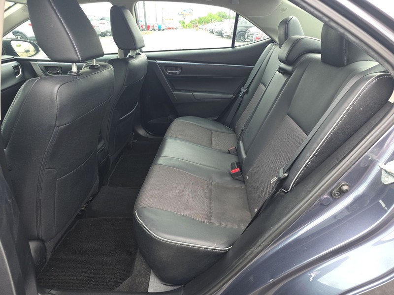 Toyota Corolla Vehicle Full-screen Gallery Image 10