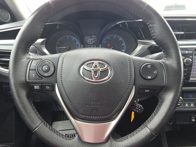 Toyota Corolla Vehicle Full-screen Gallery Image 13