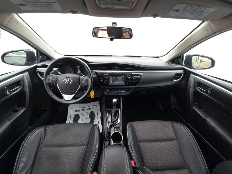 Toyota Corolla Vehicle Full-screen Gallery Image 14