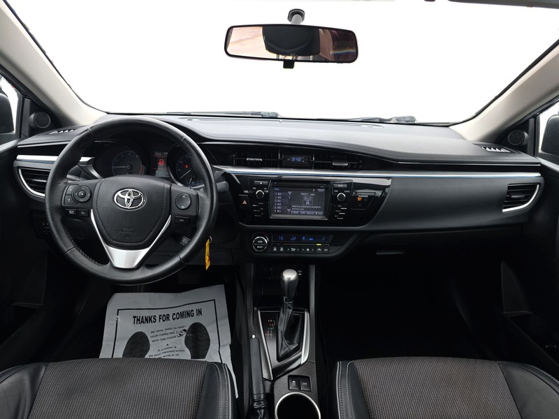 Toyota Corolla Vehicle Full-screen Gallery Image 15