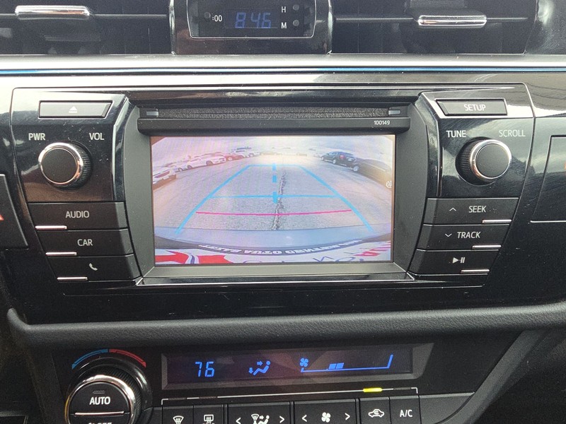 Toyota Corolla Vehicle Full-screen Gallery Image 16