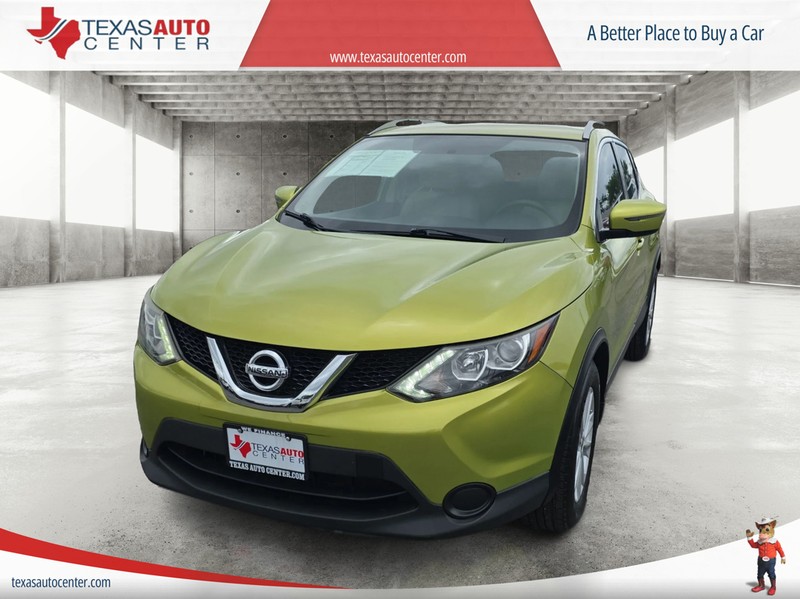 Nissan Rogue Sport Vehicle Full-screen Gallery Image 03