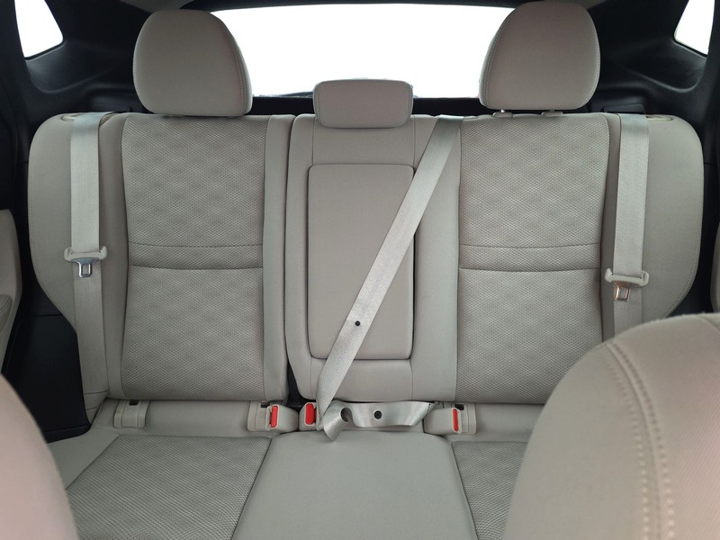 Nissan Rogue Sport Vehicle Full-screen Gallery Image 13
