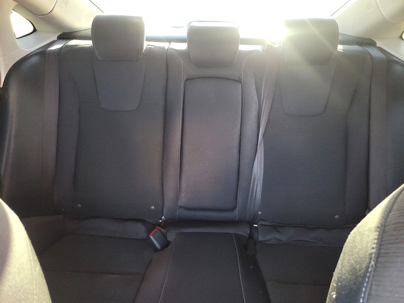 Honda Insight Vehicle Full-screen Gallery Image 12