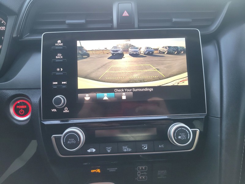 Honda Insight Vehicle Full-screen Gallery Image 16