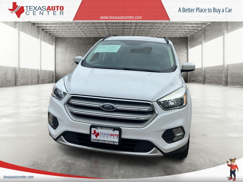 Ford Escape Vehicle Full-screen Gallery Image 3