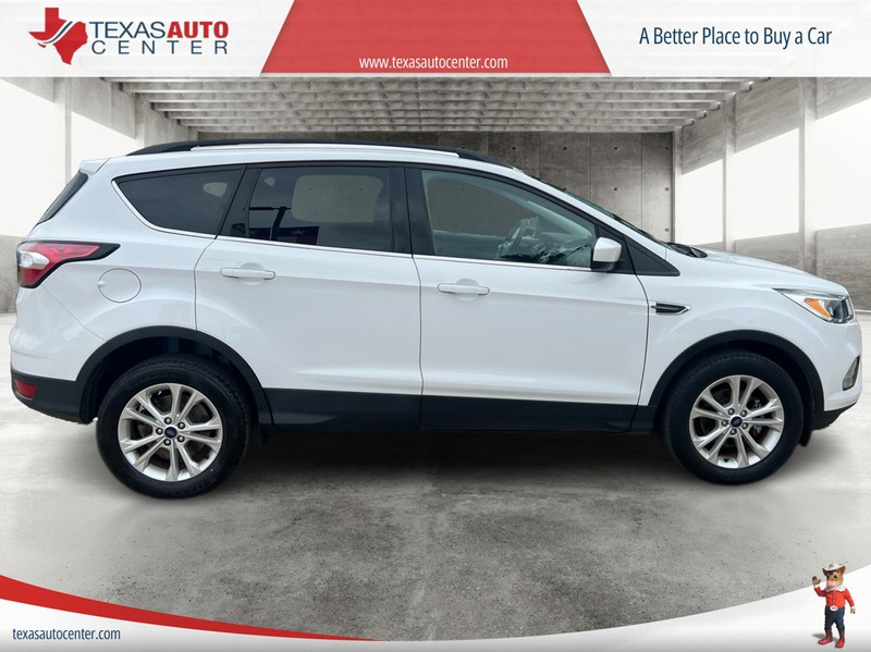 Ford Escape Vehicle Full-screen Gallery Image 4