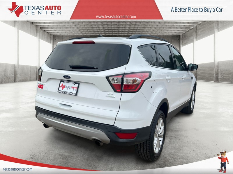 Ford Escape Vehicle Full-screen Gallery Image 7