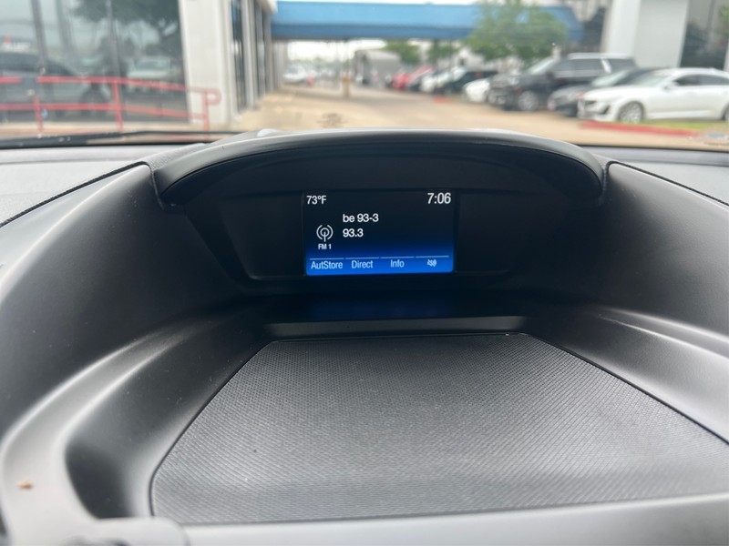 Ford Escape Vehicle Full-screen Gallery Image 12