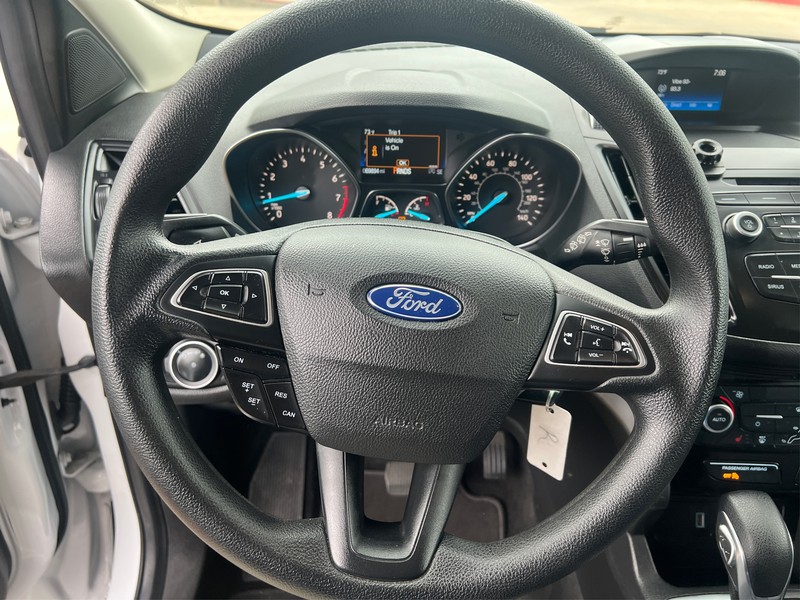 Ford Escape Vehicle Full-screen Gallery Image 14