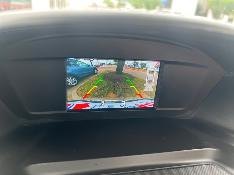 Ford Escape Vehicle Full-screen Gallery Image 17