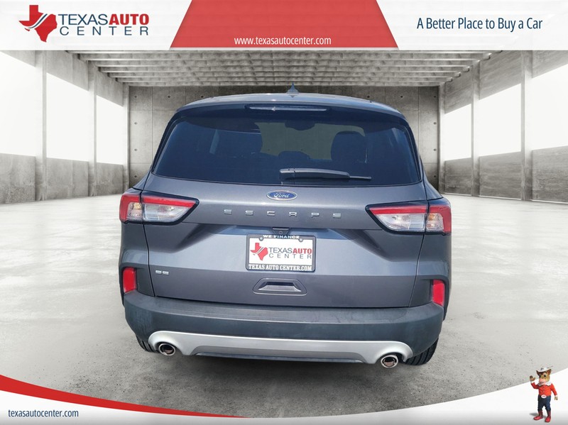 Ford Escape Vehicle Full-screen Gallery Image 5