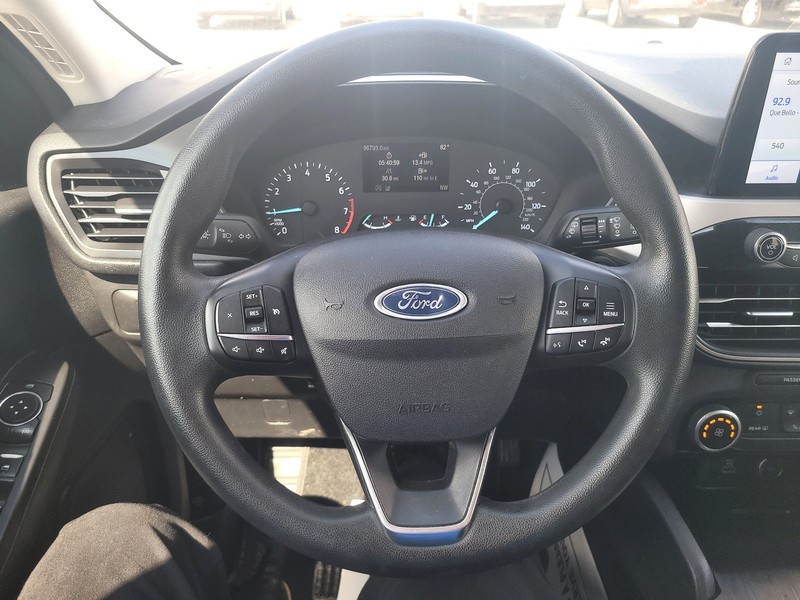 Ford Escape Vehicle Full-screen Gallery Image 13