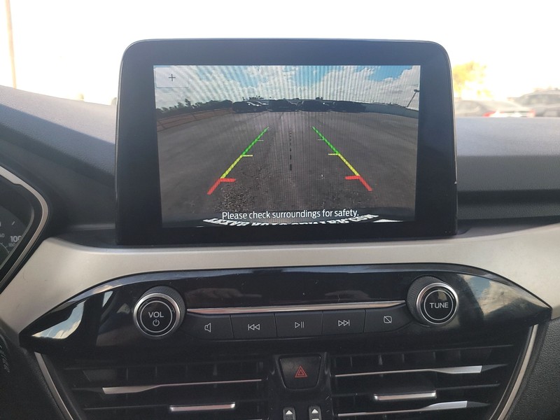 Ford Escape Vehicle Full-screen Gallery Image 16