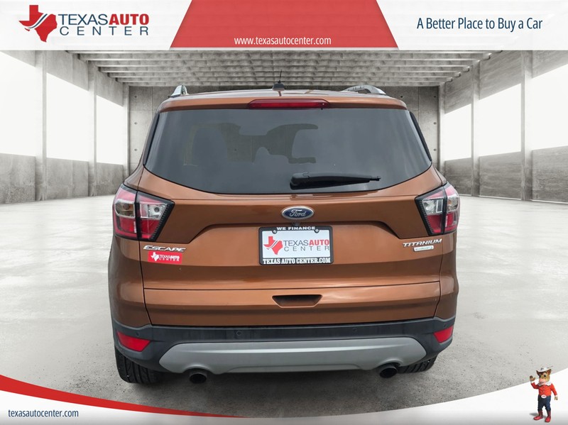 Ford Escape Vehicle Full-screen Gallery Image 06