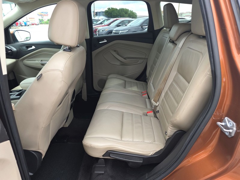 Ford Escape Vehicle Full-screen Gallery Image 10