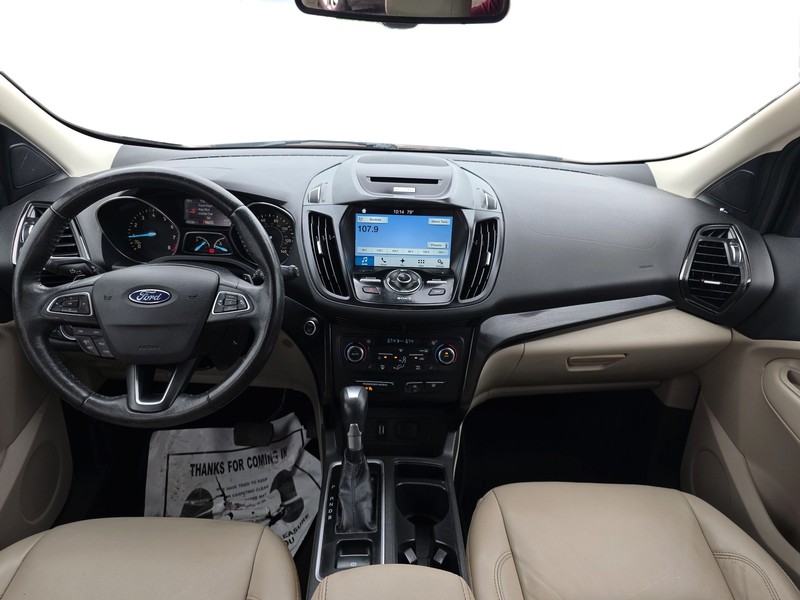 Ford Escape Vehicle Full-screen Gallery Image 16