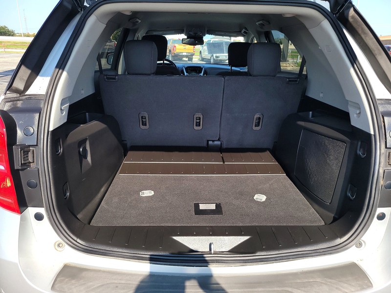 Chevrolet Equinox Vehicle Full-screen Gallery Image 11