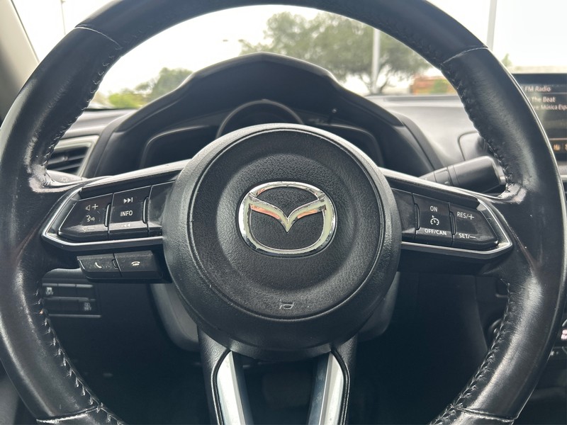 Mazda Mazda3 Sedan Vehicle Full-screen Gallery Image 14