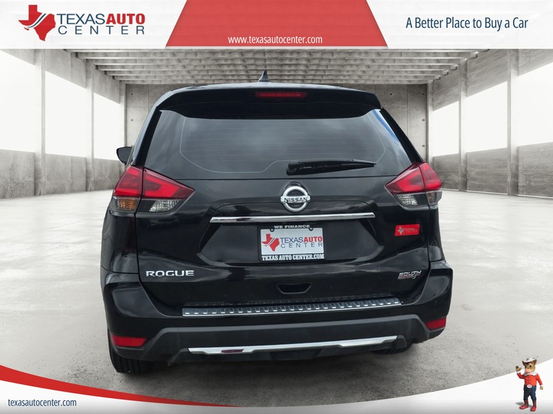 Nissan Rogue Vehicle Full-screen Gallery Image 06
