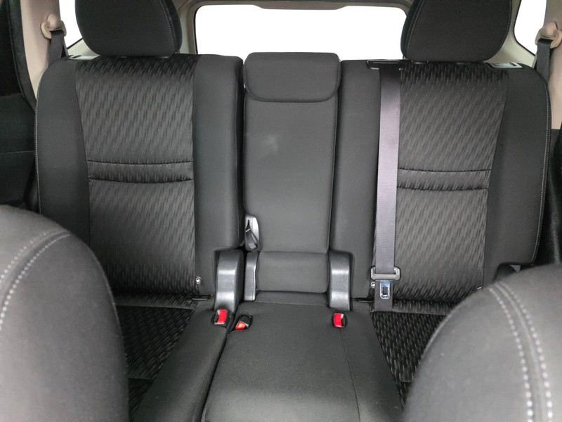 Nissan Rogue Vehicle Full-screen Gallery Image 13