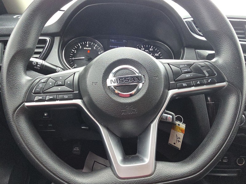 Nissan Rogue Vehicle Full-screen Gallery Image 14