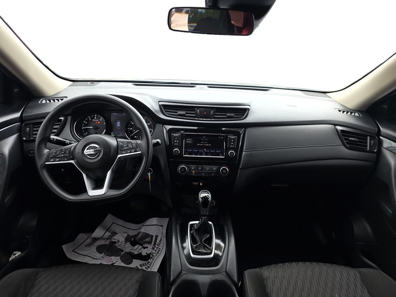 Nissan Rogue Vehicle Full-screen Gallery Image 16