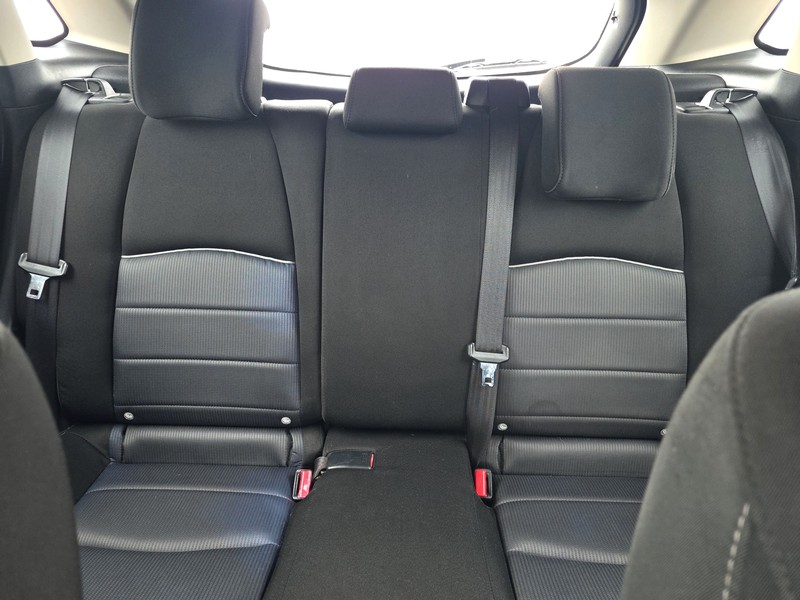 Mazda CX-3 Vehicle Full-screen Gallery Image 13