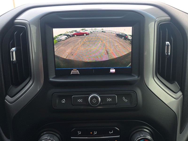Chevrolet Silverado 1500 LTD Vehicle Full-screen Gallery Image 16