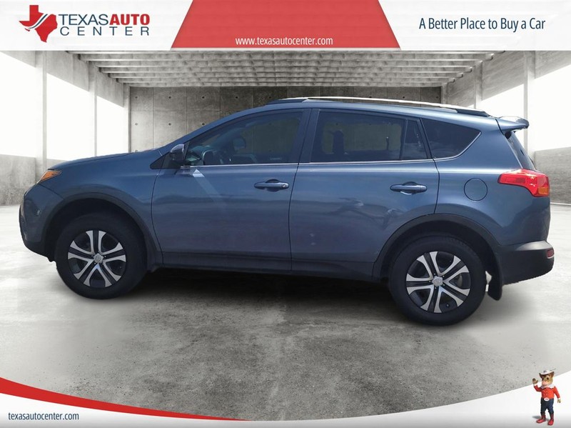 Toyota RAV4 Vehicle Full-screen Gallery Image 05