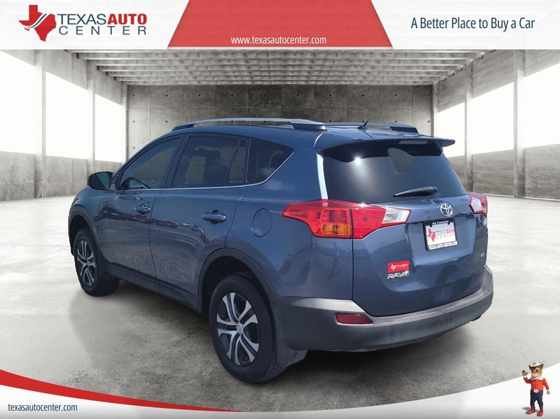Toyota RAV4 Vehicle Full-screen Gallery Image 08