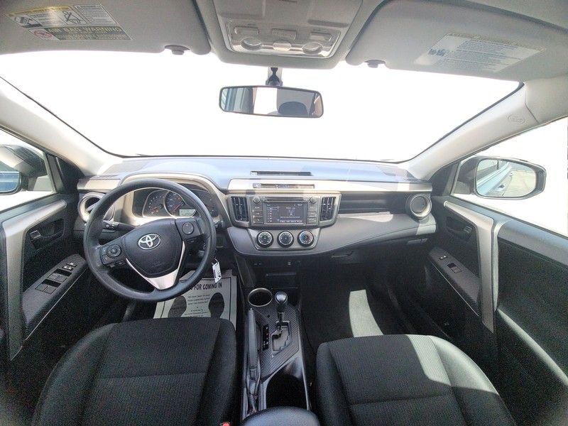Toyota RAV4 Vehicle Full-screen Gallery Image 16