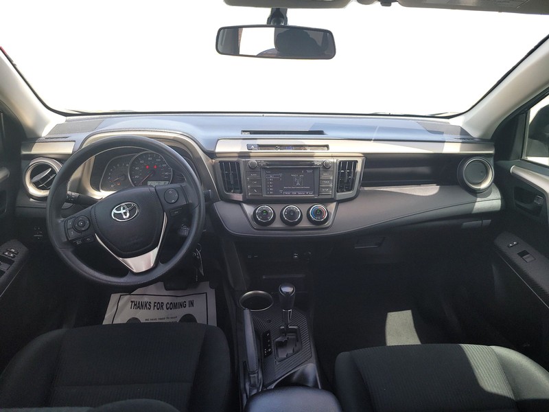 Toyota RAV4 Vehicle Full-screen Gallery Image 17
