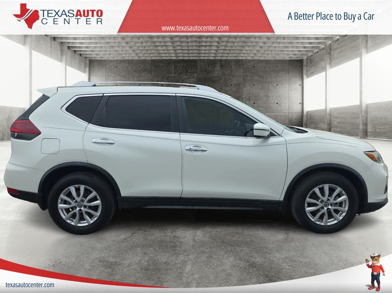Nissan Rogue Vehicle Full-screen Gallery Image 04